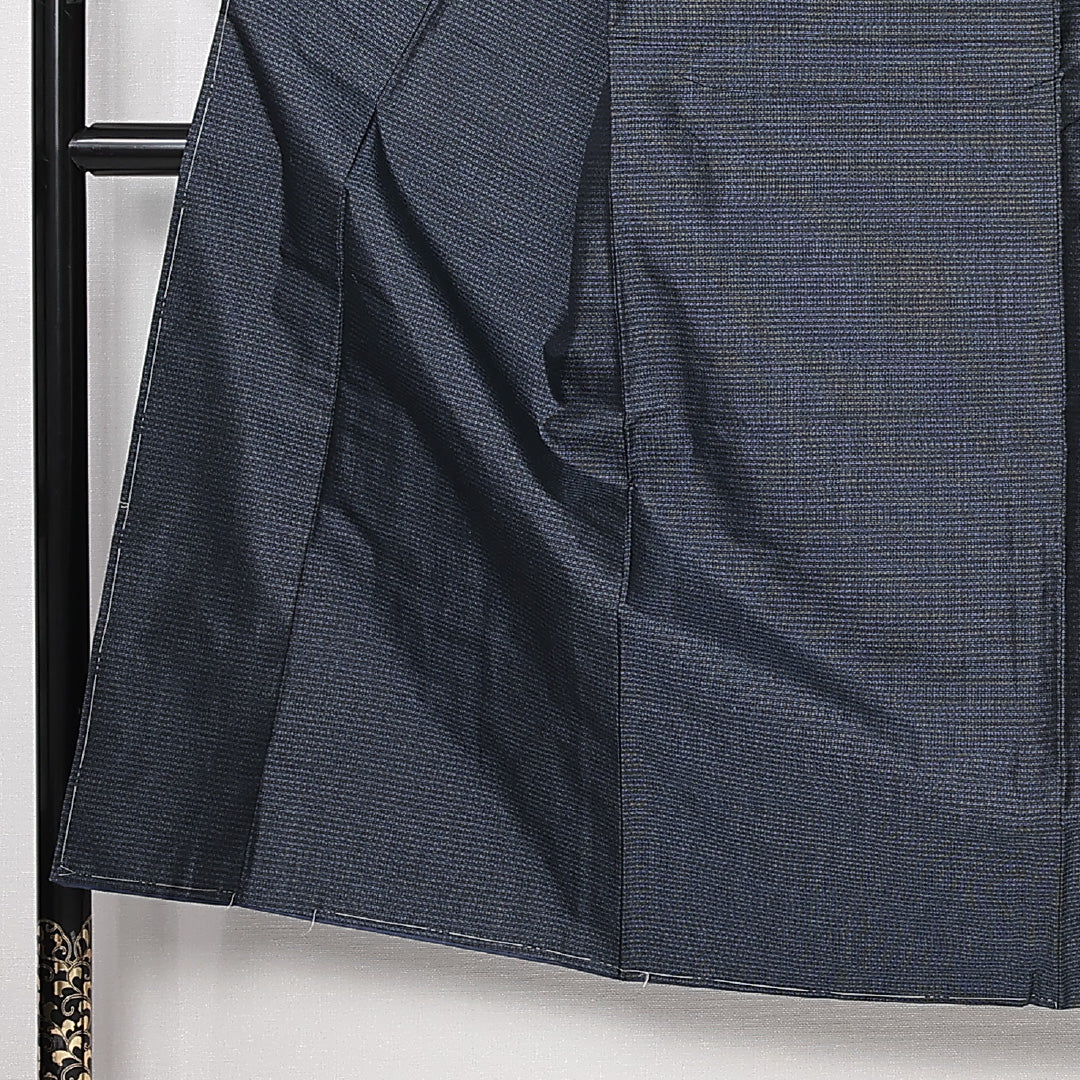 未使用品 男着物 (大島紬) 袷 身丈146cm 裄丈67cm 正絹 Nランク インフォーマル 棒衿 Lサイズ しつけ糸 無地 紺系 RP 1224-13008