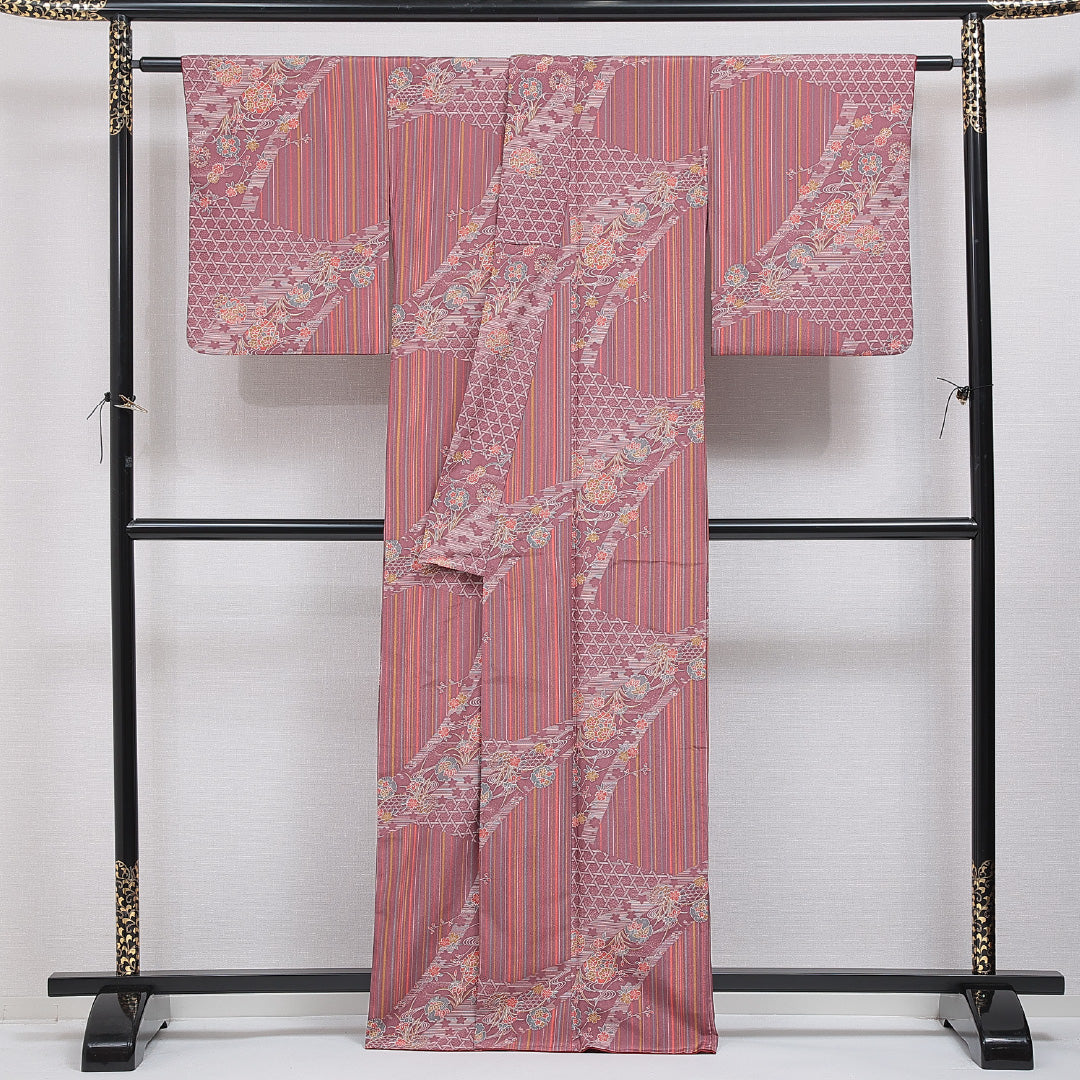 洗える着物 小紋 袷 身丈164cm 裄丈63cm ポリエステル Sランク インフォーマル 広衿 Lサイズ 吉祥文様 ピンク系 RP 1221-16340