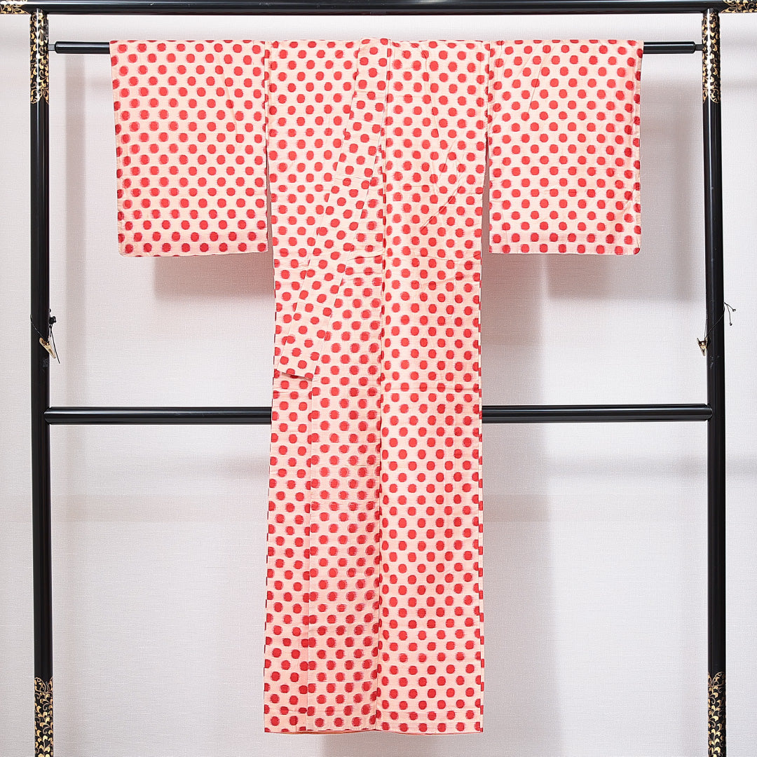 アンティーク 紬（銘仙） 袷 身丈144cm 裄丈60cm 正絹 Bランク XSサイズ バチ衿 ドット 赤系 ピンク系 1216-14971