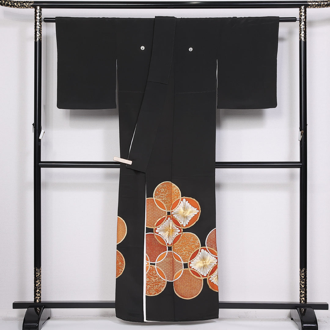 黒留袖 五つ紋 丸に抱き名荷 身丈159cm 裄丈62cm Sランク 正絹 袷 比翼 広衿 M 金駒刺繍 丸文 吉祥文様 フォーマル 黒系 1211-F0334