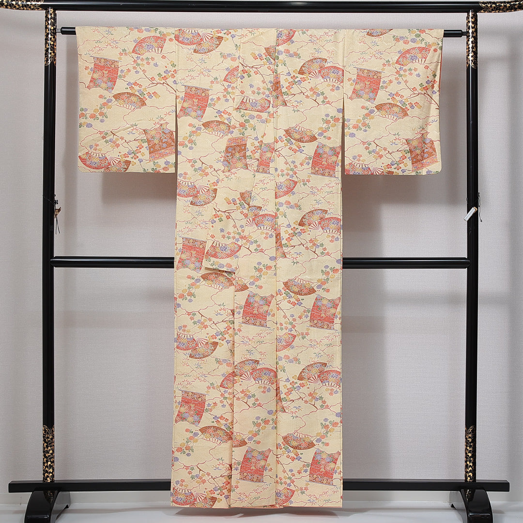 洗える着物 小紋 袷 身丈156cm 裄丈64cm ポリエステル Aランク インフォーマル 広衿 Mサイズ 几帳 扇子 クリーム系 HP 1221-14993