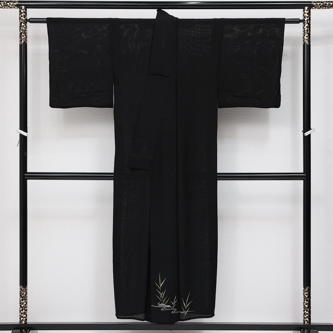 アンティーク 夏物 付下げ 絽 身丈145cm 裄丈61cm 正絹 Aランク 三つ紋 (蔓柏) 広衿 XSサイズ 黒系 RP 1218-14229