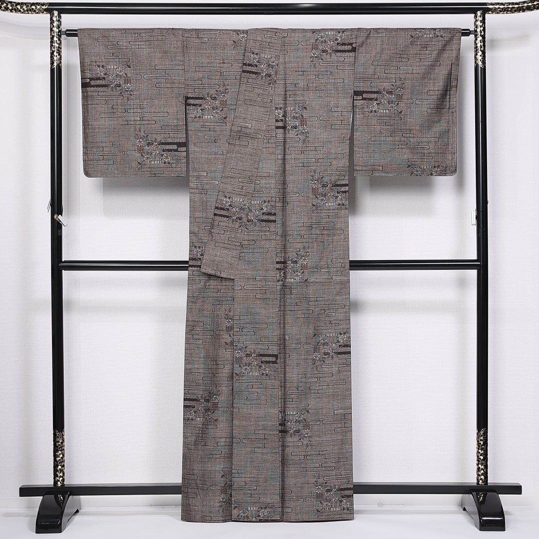 大島紬 袷 身丈162cm 裄丈66cm 正絹 Sランク インフォーマル 広衿 Lサイズ 経緯絣 エ霞 椿 茶系 M4 1223-11235
