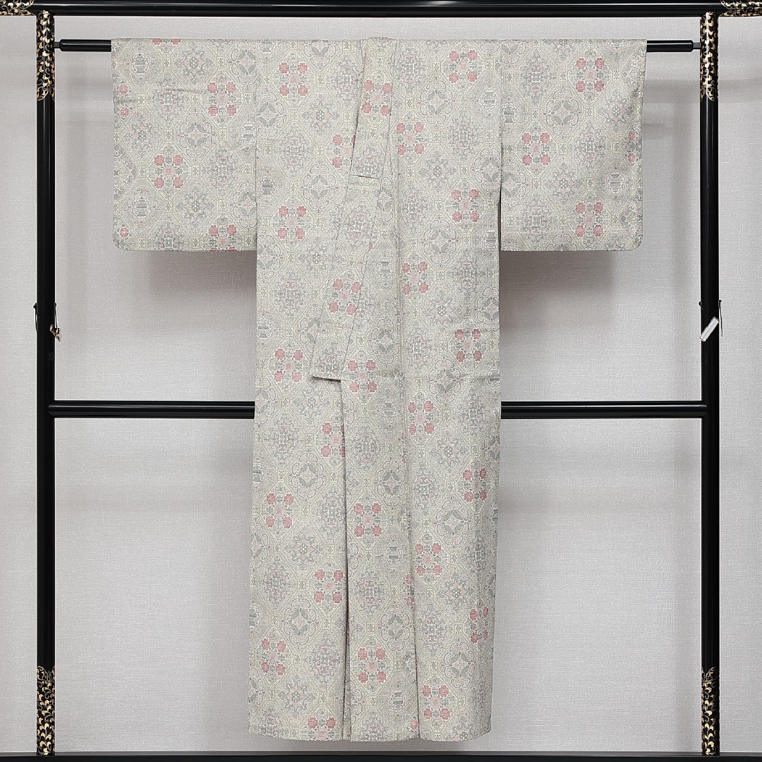 洗える着物 ウールの紬 単衣 身丈147cm 裄丈61cm ウール Aランク カジュアル バチ衿 XSサイズ 古典柄 クリーム系 HP 1223-14303