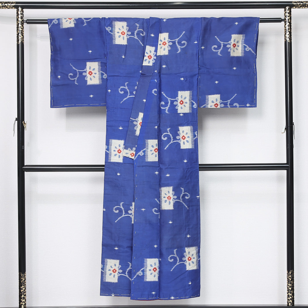 アンティーク 銘仙の着物 袷 身丈145cm 裄丈61cm 正絹 Cランク バチ衿 XSサイズ 花柄 植物柄 青系 M4 1223-11989