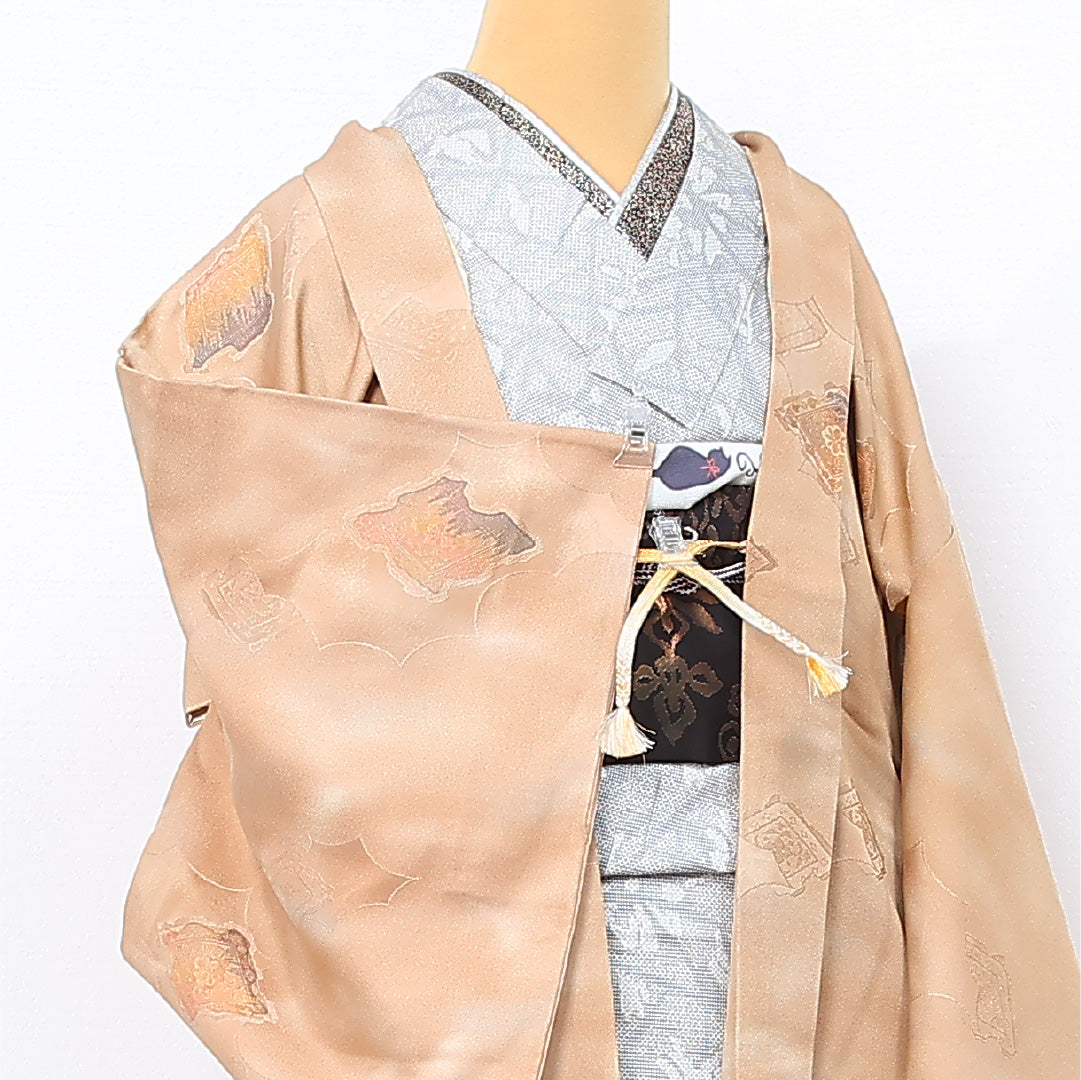 羽織 袷 身丈82cm 裄丈65cm 正絹 Aランク カジュアル Mサイズ ぼかし染 紐あり 雲 菱 ベージュ系 HP 1232-12085