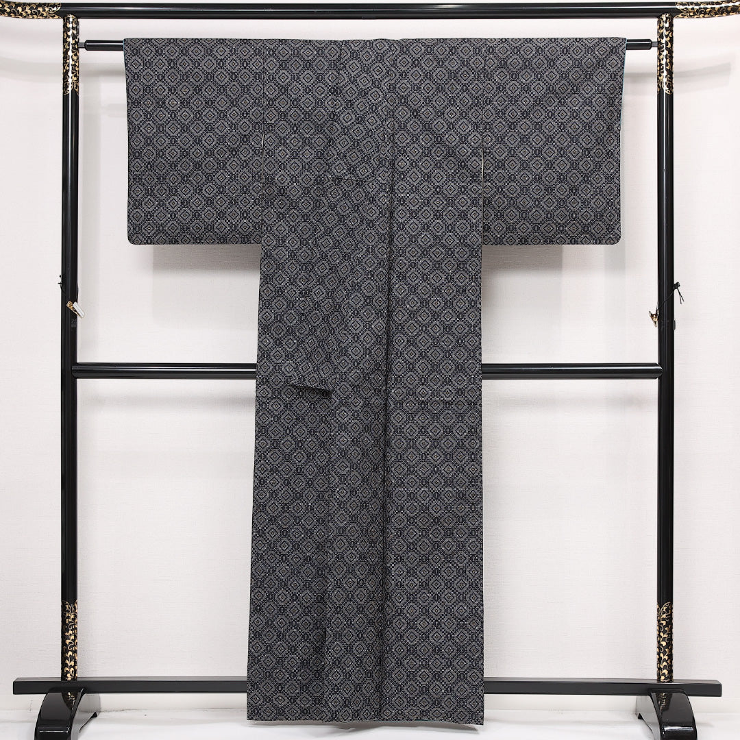 大島紬 袷 身丈160cm 裄丈63cm 正絹 Aランク インフォーマル 広衿 Lサイズ 経緯絣 蜀江 紺系 RP 1223-13369
