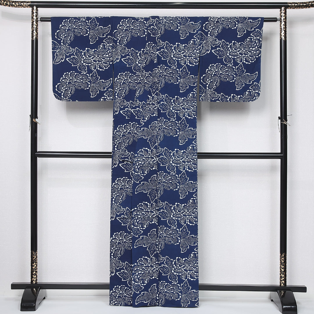 小紋 身丈162cm 裄丈68cm Sランク L 麻 洗える着物 単衣 バチ衿 牡丹 カジュアル 紺系 1215-12166