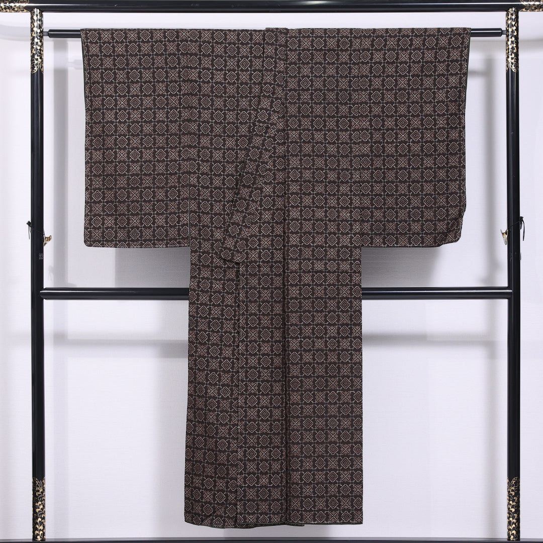 アンティーク 紬 袷 身丈147cm 裄丈63cm 正絹 Aランク 広衿 XSサイズ 格子 幾何学柄 茶系 M4 1223-11603