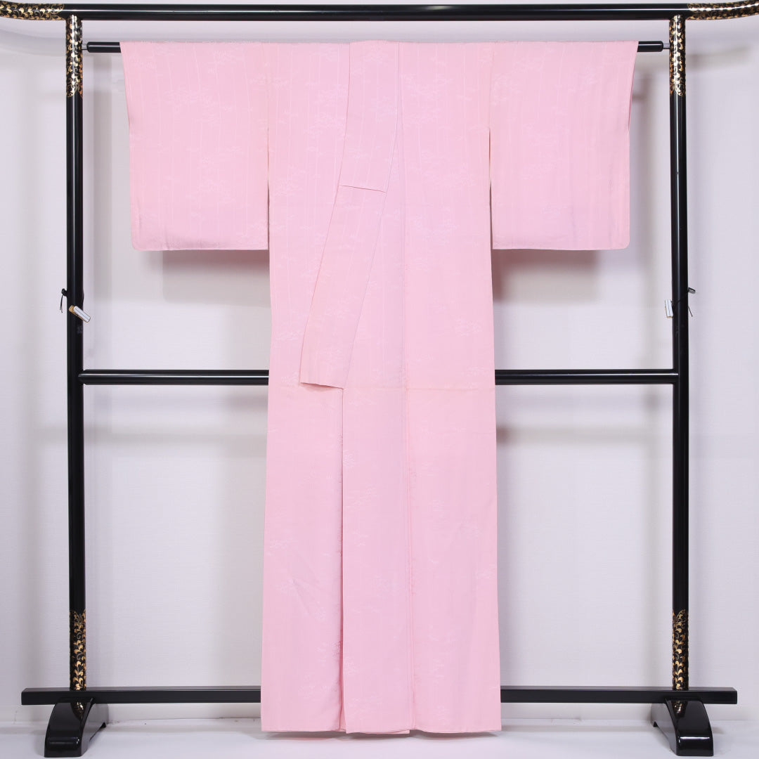 色無地 袷 身丈159cm 裄丈63cm 正絹 Aランク 一つ紋 (五三桐) 紋意匠 (笹) セミフォーマル 広衿 Mサイズ 無地 ピンク系 M4 1219-11529