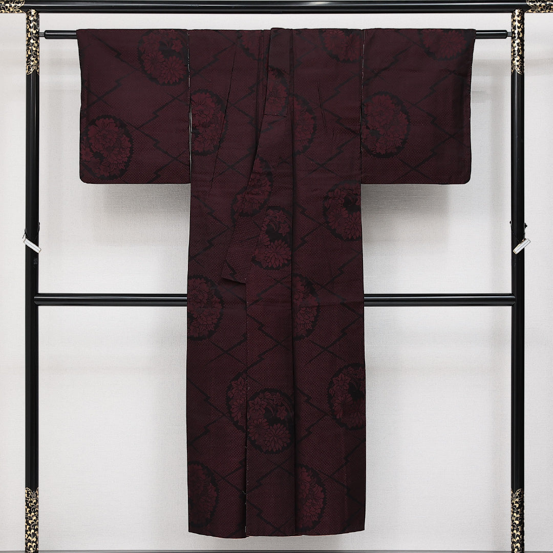 アンティーク お召 袷 身丈146cm 裄丈61cm 正絹 Aランク バチ衿 XSサイズ 松皮菱 花柄 赤系 RP 1222-14453