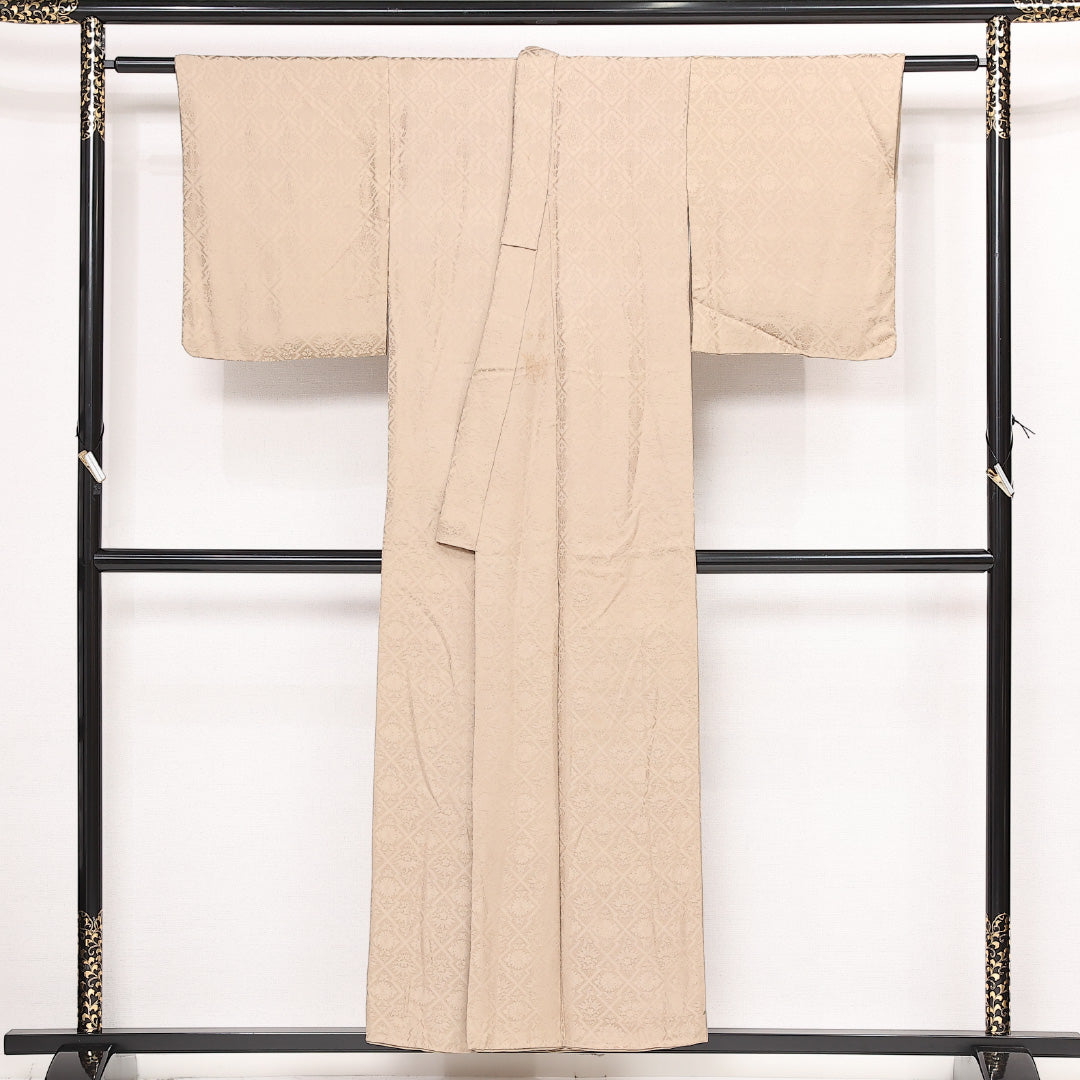 色無地 袷 身丈152cm 裄丈61cm 正絹 Aランク インフォーマル バチ衿 Sサイズ 松皮菱 菊 笹 クリーム系 RP 1219-13379