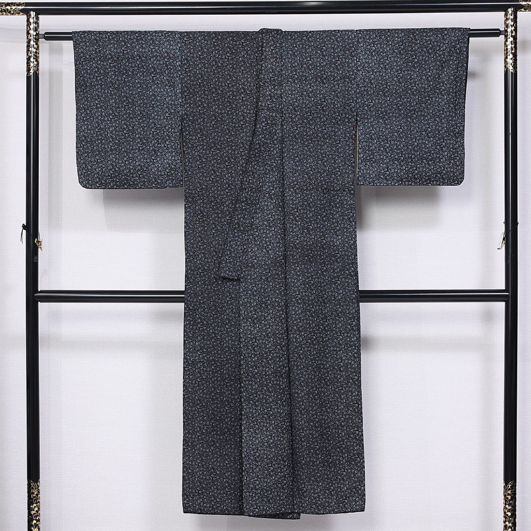 アンティーク 小紋 袷 身丈142cm 裄丈63cm 正絹 Aランク バチ衿 XSサイズ 唐草 黒系 RP 1221-11325