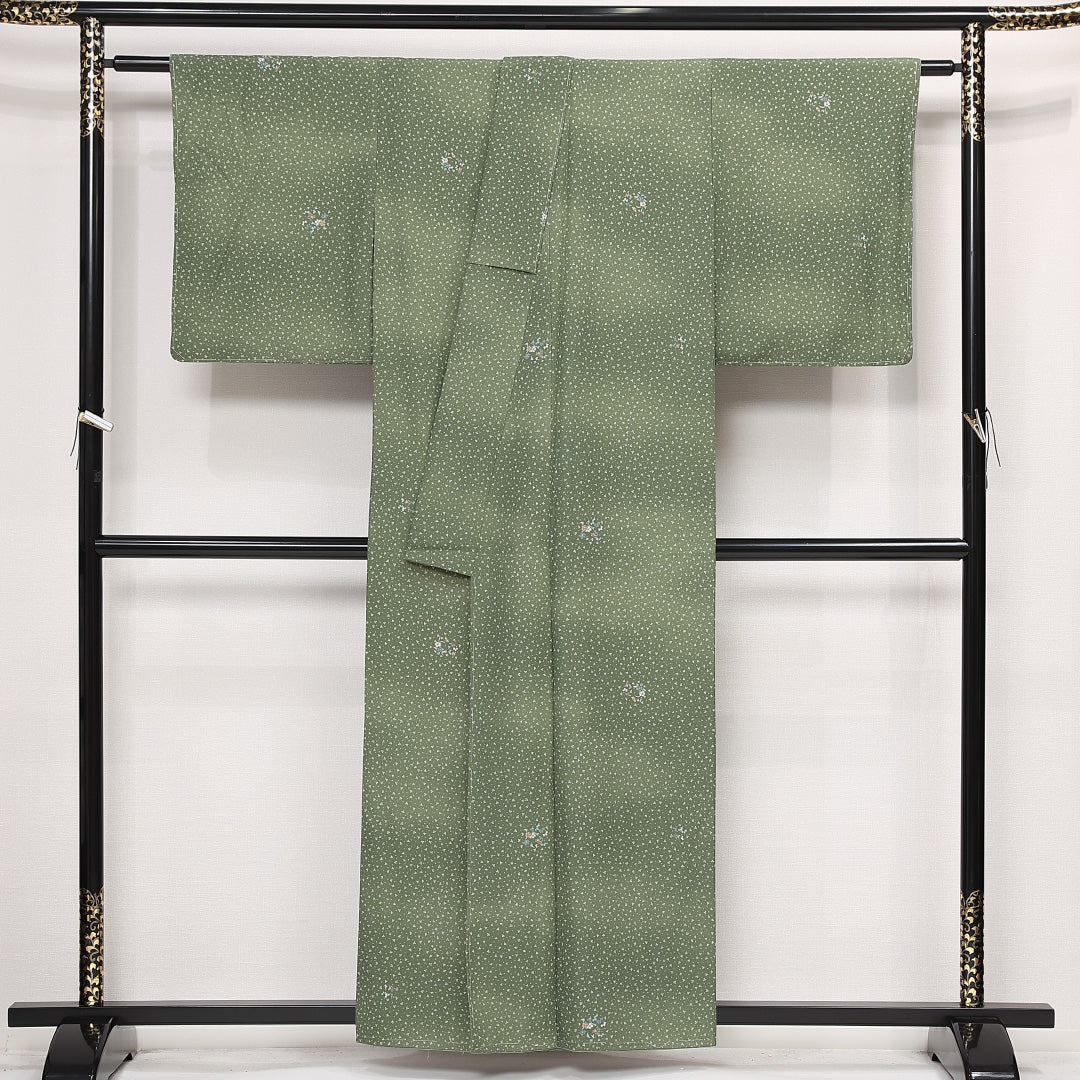 未使用品 洗える着物 小紋 袷 身丈157cm 裄丈64cm ポリエステル Nランク インフォーマル 広衿 Mサイズ しつけ糸 桜 緑系 RP 1221-13317