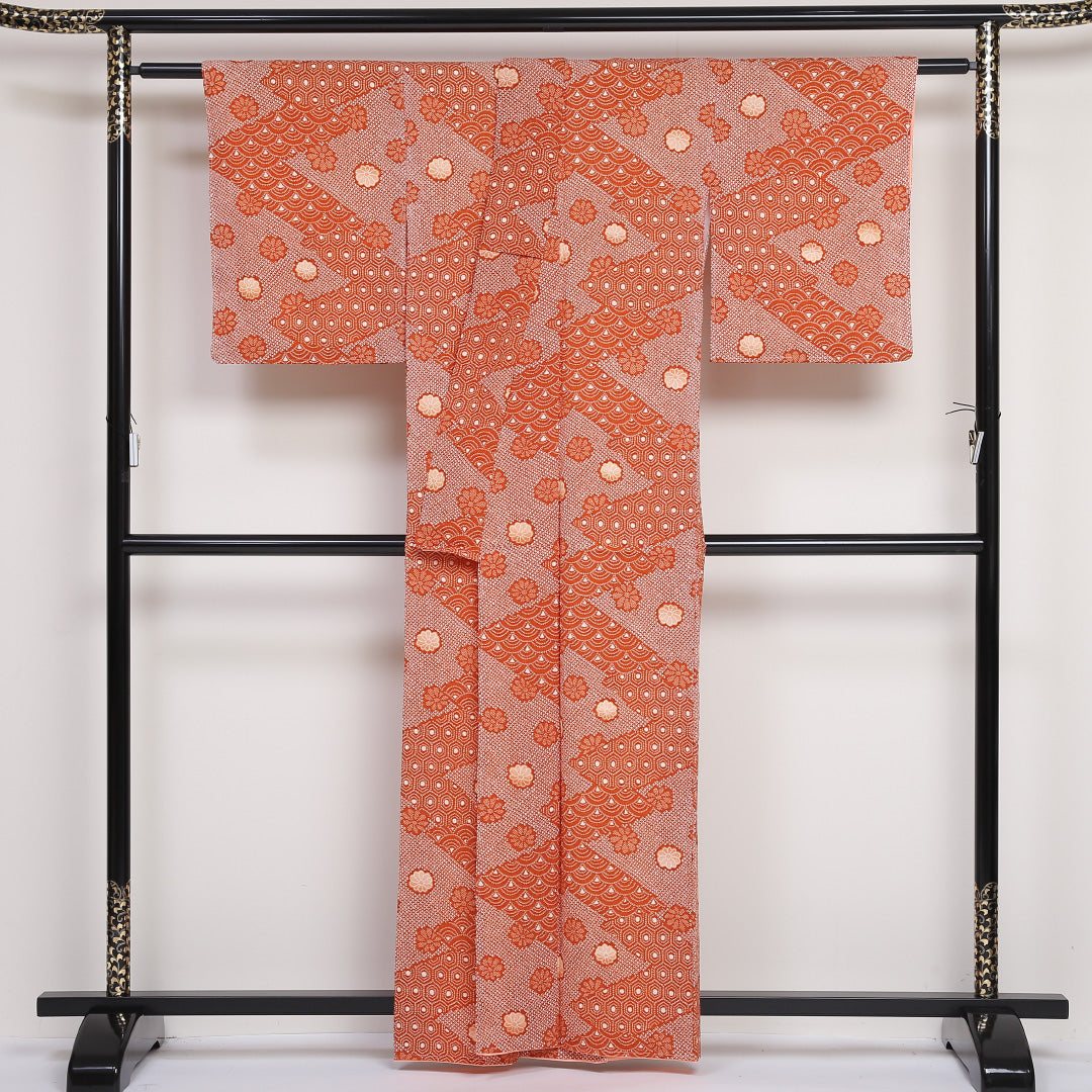 未使用品 小紋 袷 身丈161cm 裄64cm 朱系 総絞り 吉祥文様 正絹 Sランク しつけ糸  1215-01725-2416