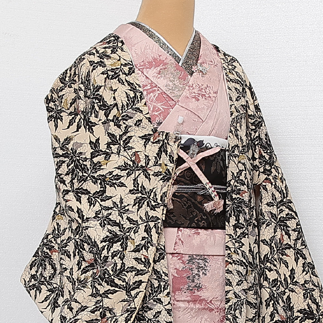 羽織 袷 身丈81cm 裄丈63cm 正絹 Cランク カジュアル Sサイズ 紐あり 創作柄 柊 クリーム系 HP 1232-13832