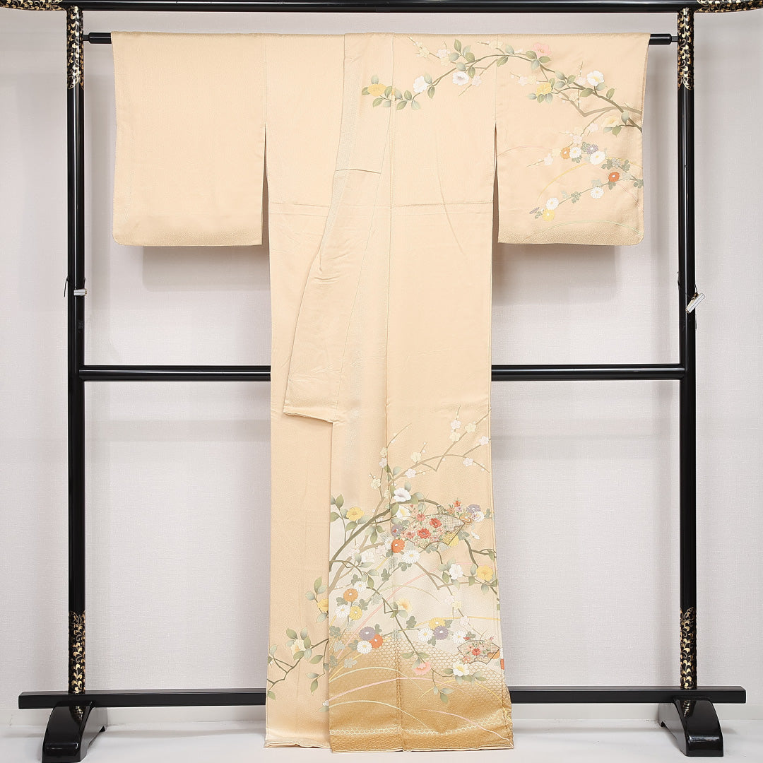 訪問着 袷 身丈169cm 裄丈63cm Sランク 正絹 XLサイズ セミフォーマル 蘇州刺繍 汕頭刺繍 吉祥文様 花柄 クリーム系 金系 上品 華やか 1212-13208