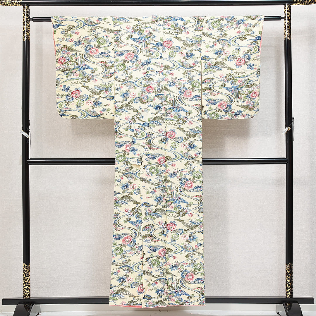 新古品 小紋 袷 身丈153cm 裄丈61cm 正絹 Nランク Sサイズ バチ衿 インフォーマル 吉祥文様 しつけ糸 クリーム系 黄系 1215-14859