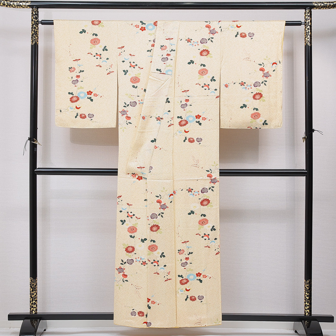 小紋 袷 身丈156cm 裄丈62cm 正絹 Aランク インフォーマル 広衿 Mサイズ 菊 クリーム系 HP 1221-15626