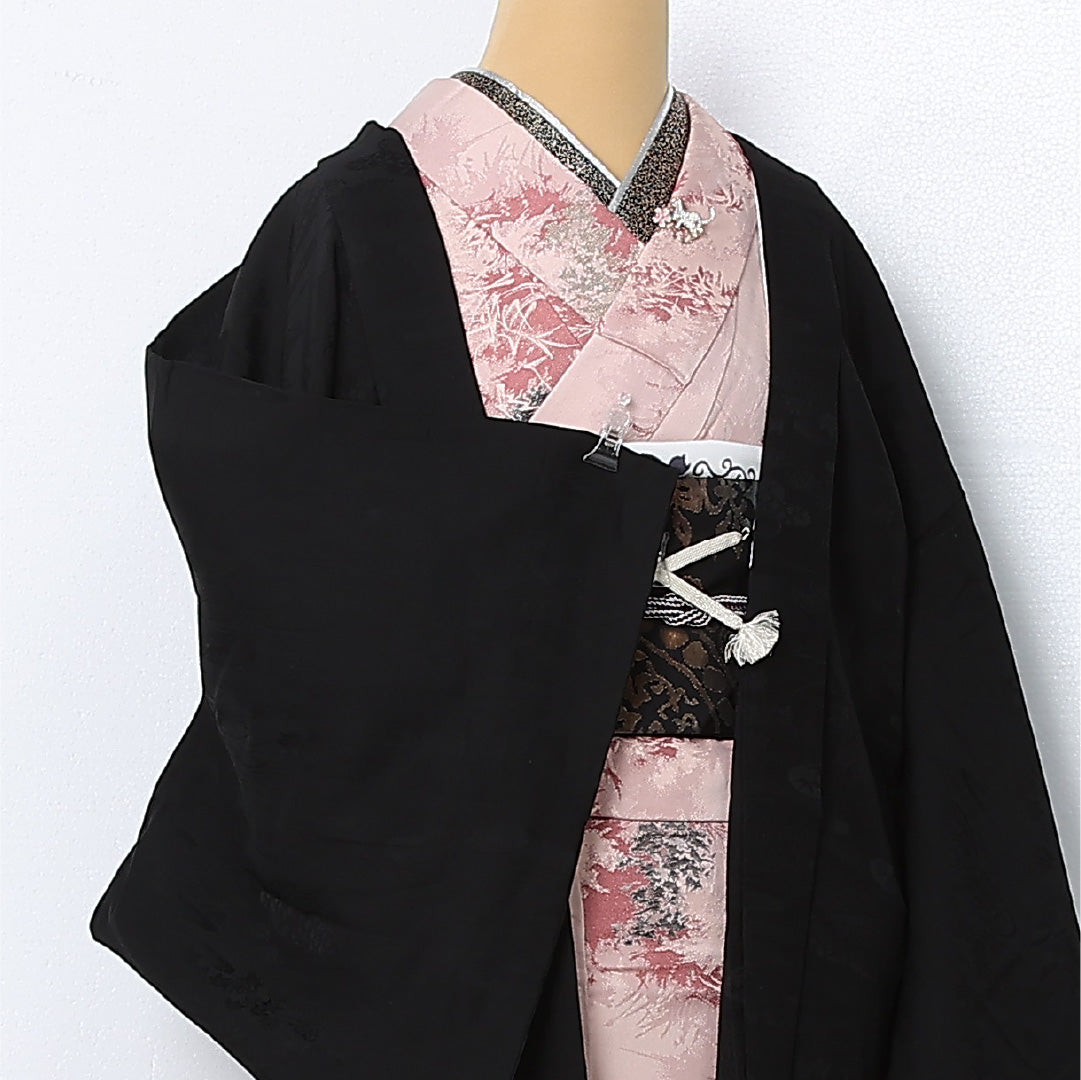 黒羽織 袷 身丈83cm 裄丈68cm 正絹 Sランク 一つ紋 (柏) セミフォーマル Lサイズ 紐あり 吉祥文様 黒系 RP 1233-12828