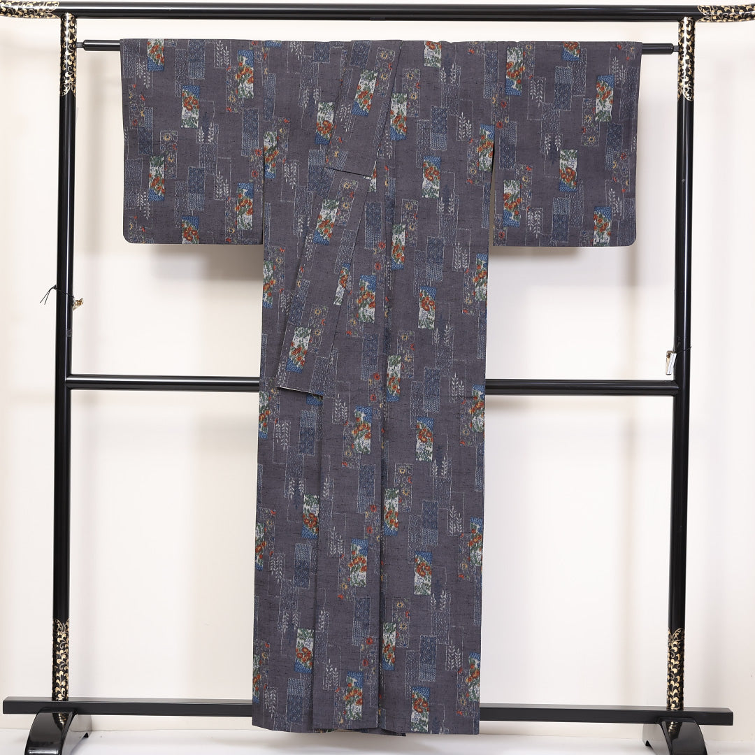 ウールの紬 洗える着物 単衣 身丈157cm 裄丈63cm ウール Sランク Mサイズ 広衿 カジュアル 創作柄 グレー系 1216-03639
