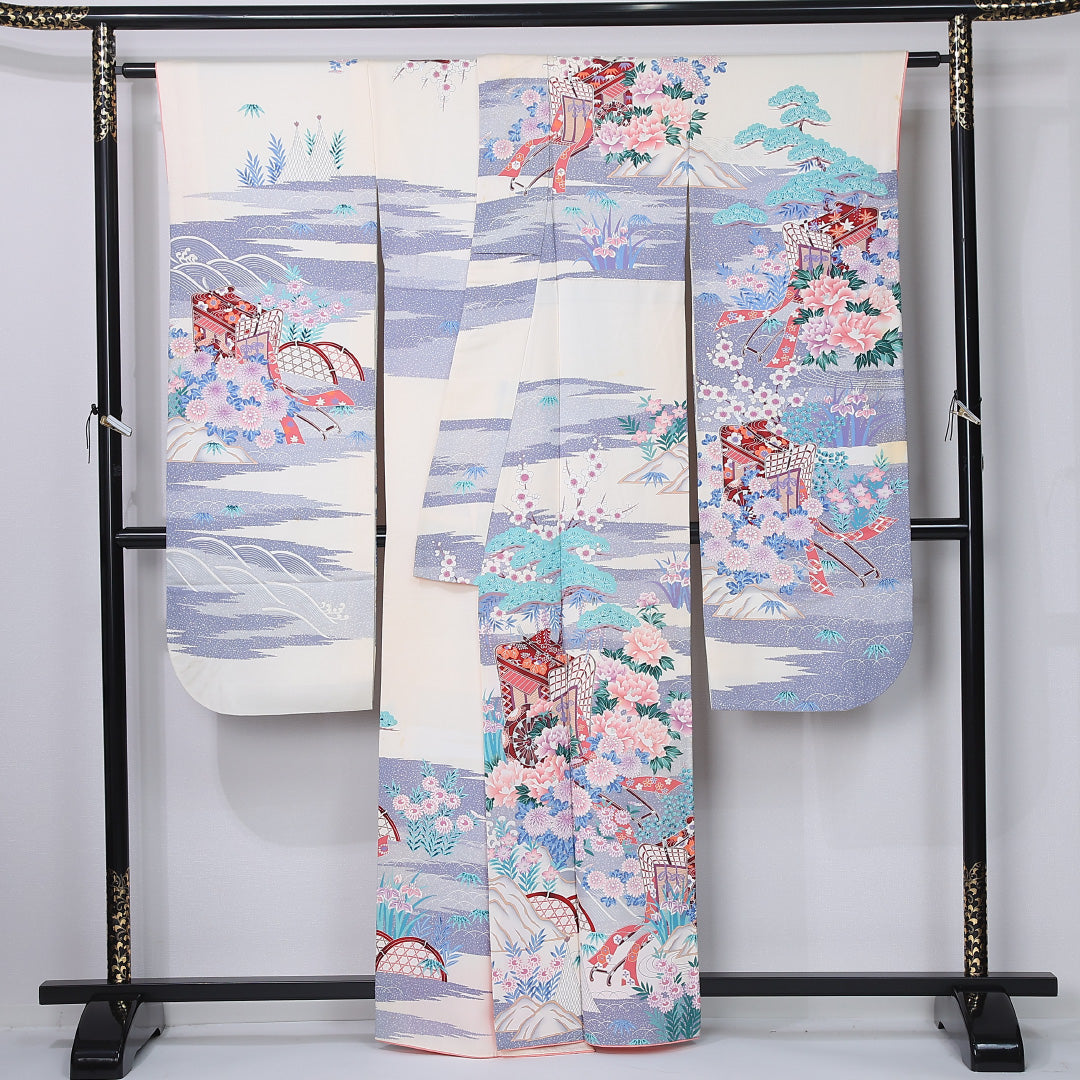 振袖 身丈160cm 裄丈67.5cm Cランク 袷 正絹 S 広衿 御所車 古典柄 菊 牡丹 友禅 菖蒲 白系 1213-F0446