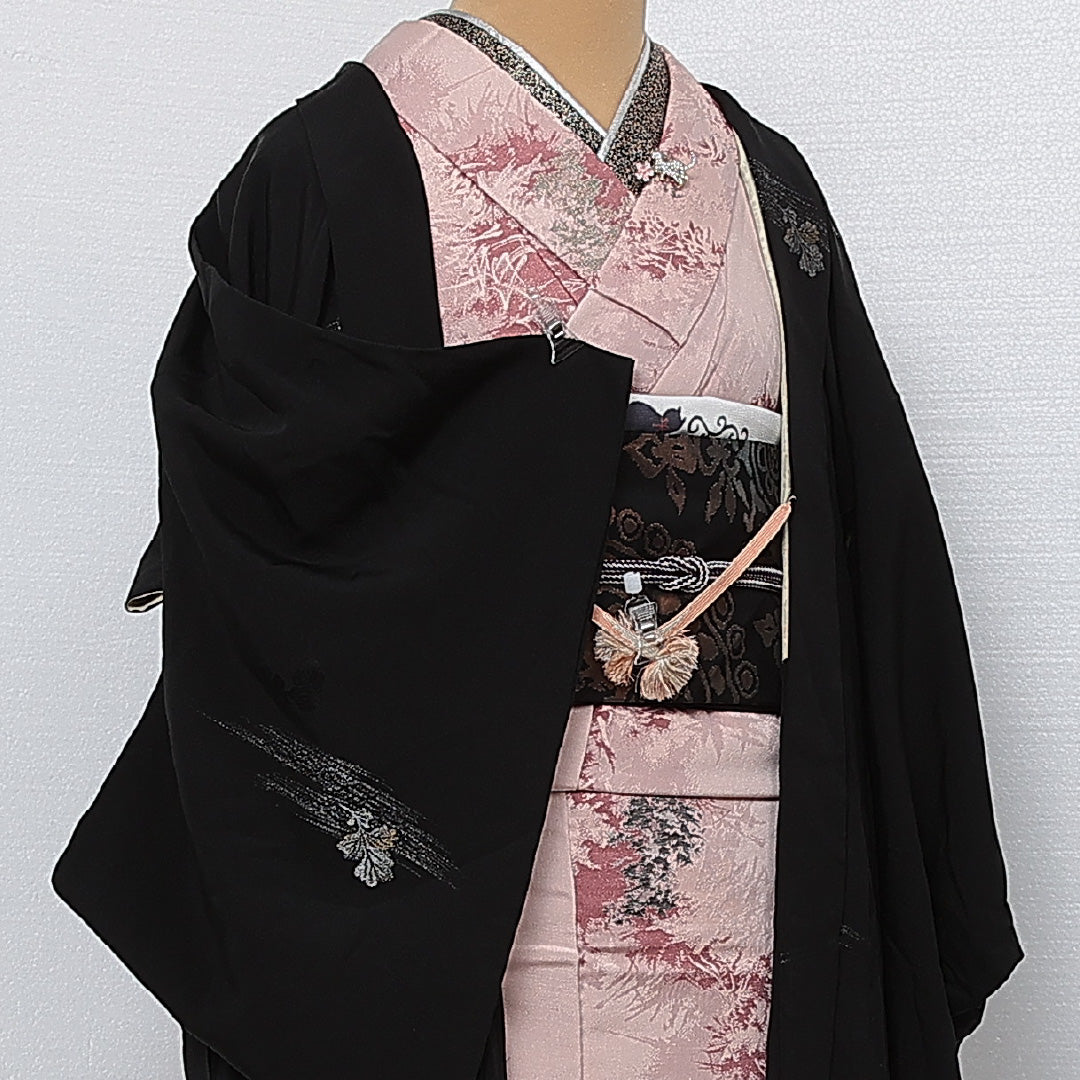 黒羽織 袷 身丈83cm 裄丈63cm 正絹 Aランク 一つ紋 (五三桐) セミフォーマル Sサイズ 漆糸 紐あり 柏 黒系 RP 1233-13822