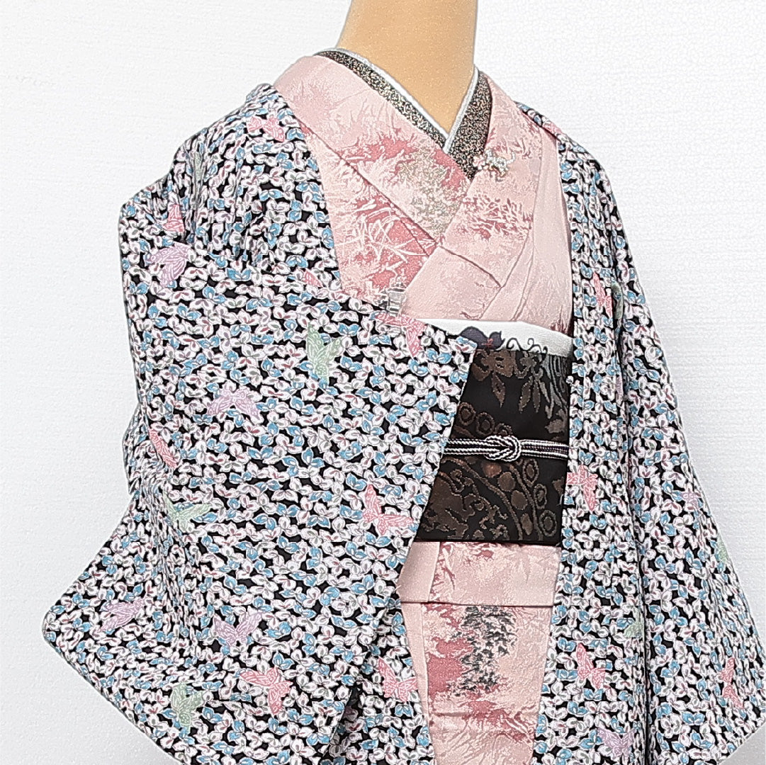 未使用品 洗える着物 黒羽織 袷 身丈79cm 裄丈62cm ポリエステル Sランク インフォーマル Sサイズ しつけ糸 花柄 黒系 RP 1233-13764