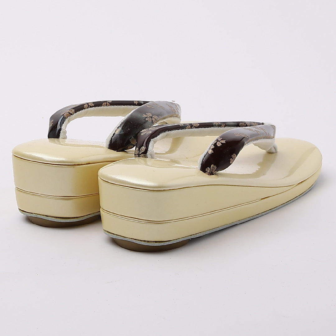 新古品 草履 カジュアル FREE ウレタン Nランク 和装小物 クリーム系 茶系 1243-00453