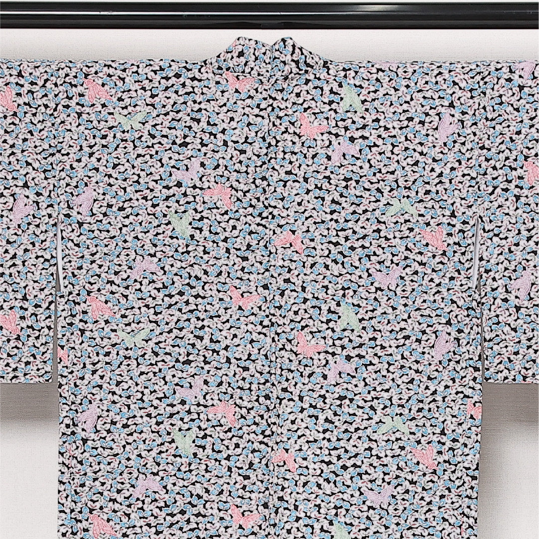 未使用品 洗える着物 黒羽織 袷 身丈79cm 裄丈62cm ポリエステル Sランク インフォーマル Sサイズ しつけ糸 花柄 黒系 RP 1233-13764