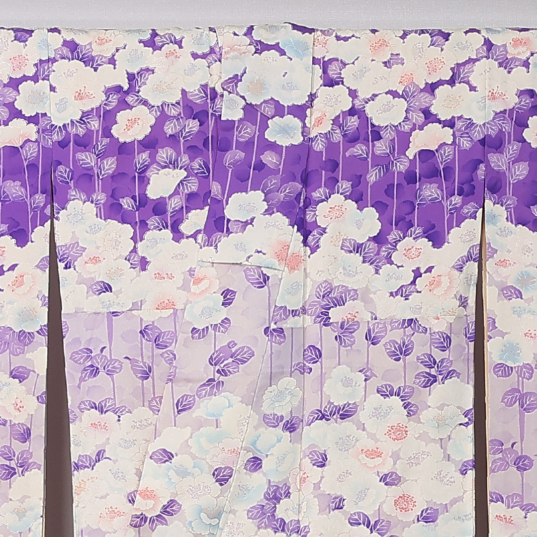 振袖 身丈160cm 裄丈63.5cm Cランク 正絹 袷 広衿 L 銀駒刺繍 牡丹 フォーマル 独創的 華やか 紫系 1213-F0481