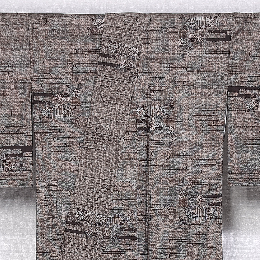 大島紬 袷 身丈162cm 裄丈66cm 正絹 Sランク インフォーマル 広衿 Lサイズ 経緯絣 エ霞 椿 茶系 M4 1223-11235