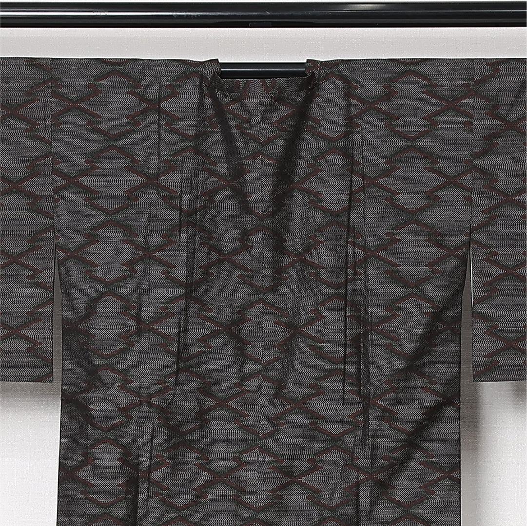 道行コート (大島紬) 袷 身丈90cm 裄丈67cm 正絹 Aランク セミフォーマル Mサイズ ポケットあり 松皮菱 グレー系 RP 1237-12709