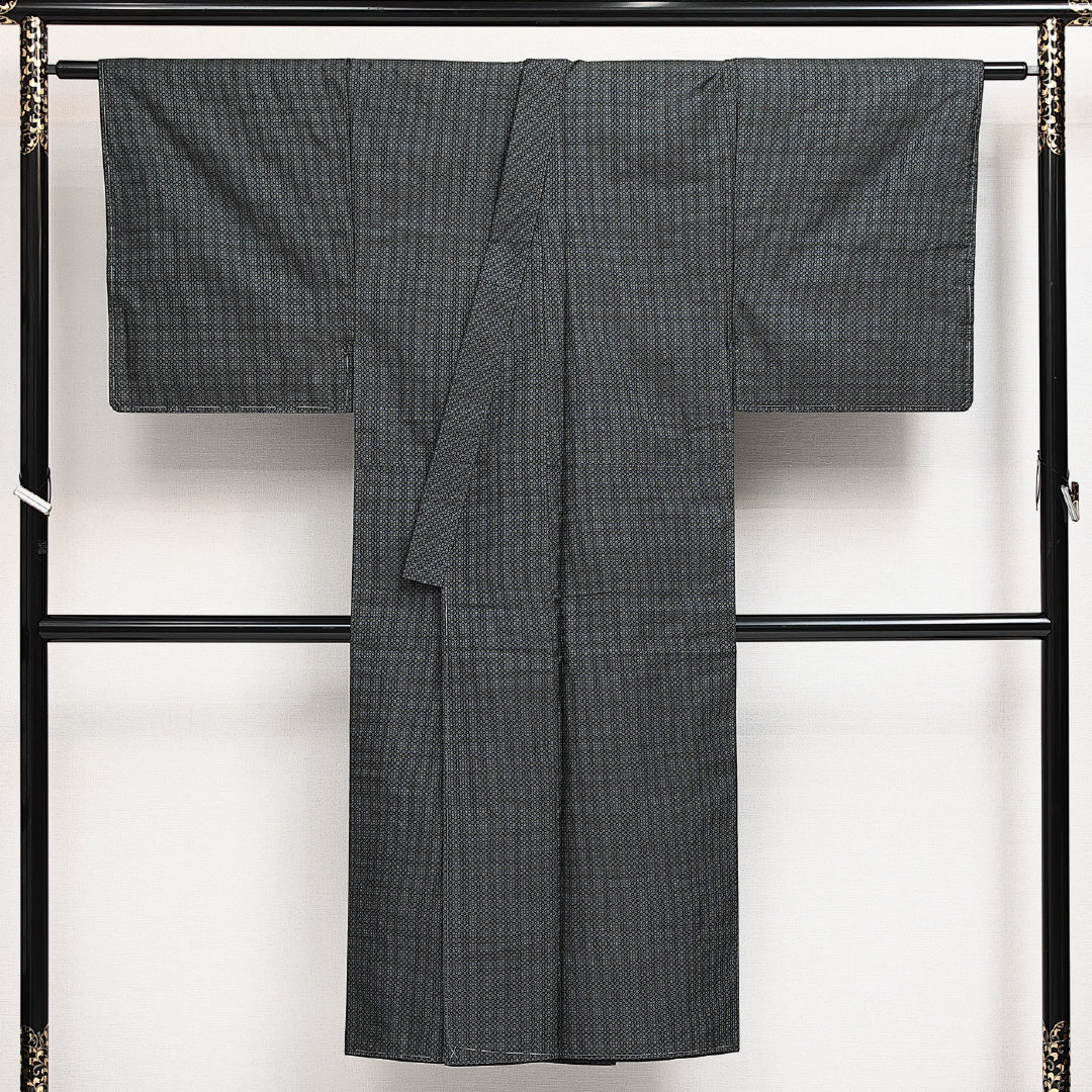 男着物 (大島紬) 袷 身丈137cm 裄丈65cm 正絹 Sランク インフォーマル 棒衿 Sサイズ 経緯絣 有馬 青系 M4 1224-13996