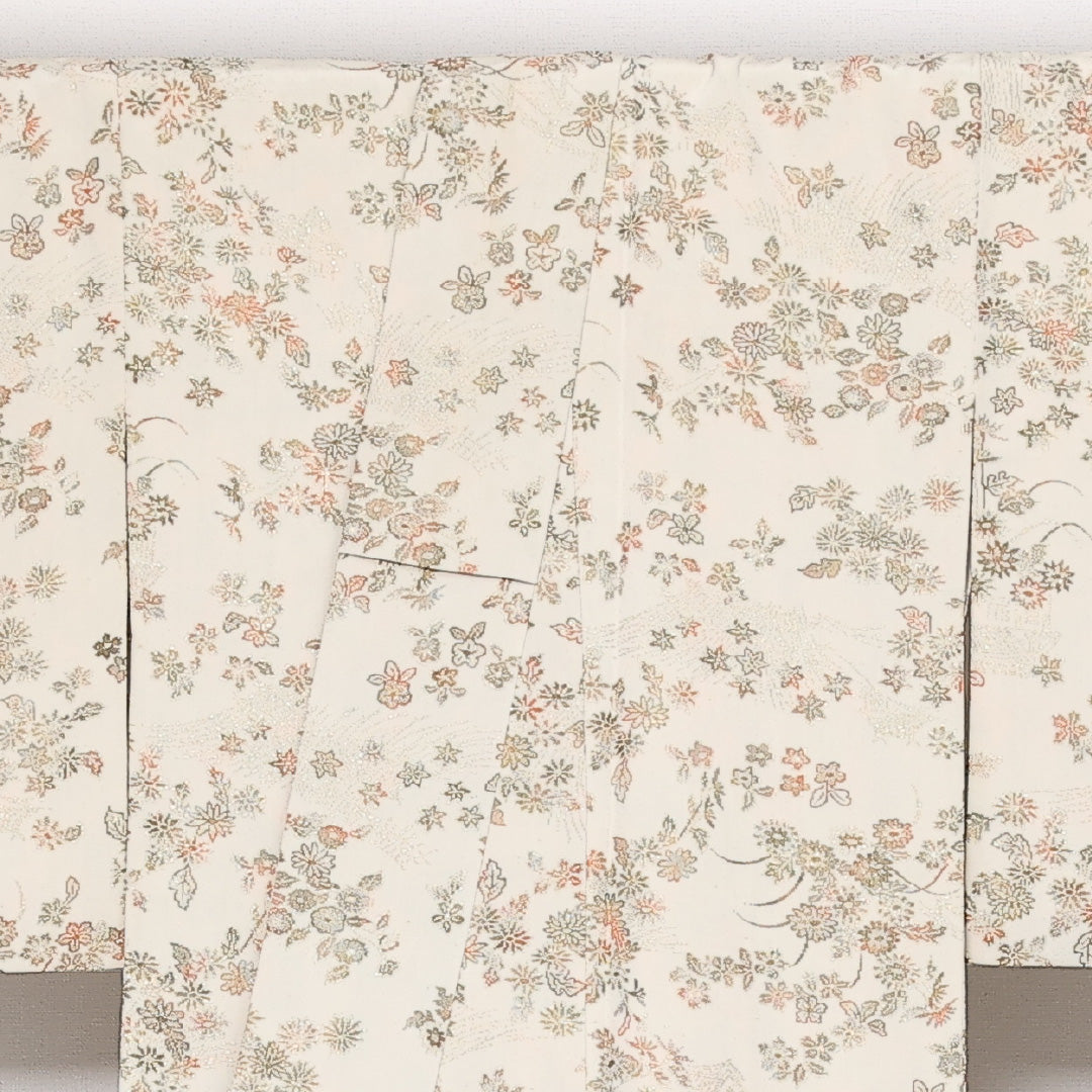 お召 袷 身丈159cm 裄丈62cm 正絹 Aランク インフォーマル 広衿 Mサイズ 漆糸 菊 紅葉 白系 RP 1222-13630