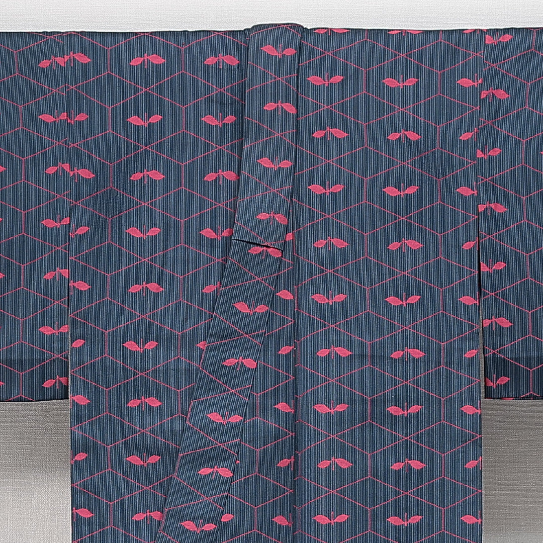 洗える着物 ウールの紬 単衣 身丈152cm 裄丈63cm ウール Aランク カジュアル バチ衿 Sサイズ 肩当て 亀甲 植物柄 紺系 RP 1223-14772
