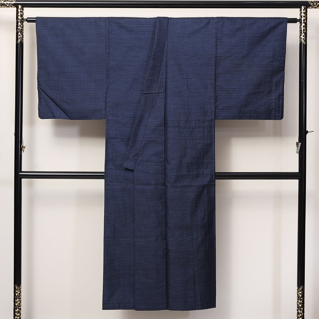 アンサンブル 男着物 (大島紬) 袷 身丈144cm 裄丈68cm 正絹 Aランク インフォーマル 棒衿 Mサイズ 亀甲 紺系 RP 1224-06230