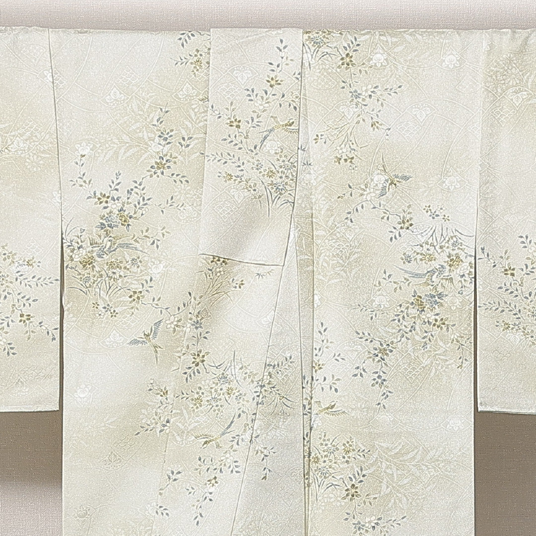 新古品 小紋 洗える着物 袷 身丈159cm 裄丈64cm ポリエステル Nランク Mサイズ 広衿 インフォーマル 花喰鳥 しつけ糸 緑系 1215-14816