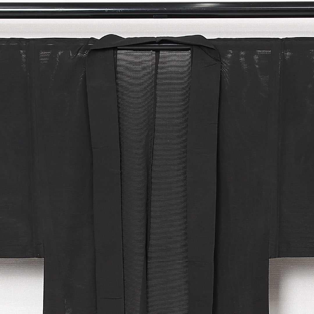 夏物 羽織 男性用 絽 身丈105cm 裄丈35cm 正絹 Sランク カジュアル XSサイズ 無地 シック 落ち着き 黒系 RP 1235-13064