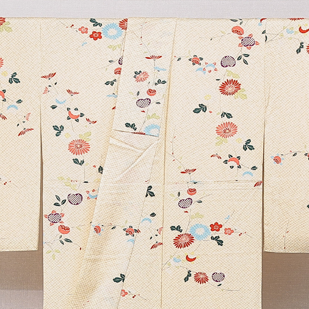 小紋 袷 身丈156cm 裄丈62cm 正絹 Aランク インフォーマル 広衿 Mサイズ 菊 クリーム系 HP 1221-15626