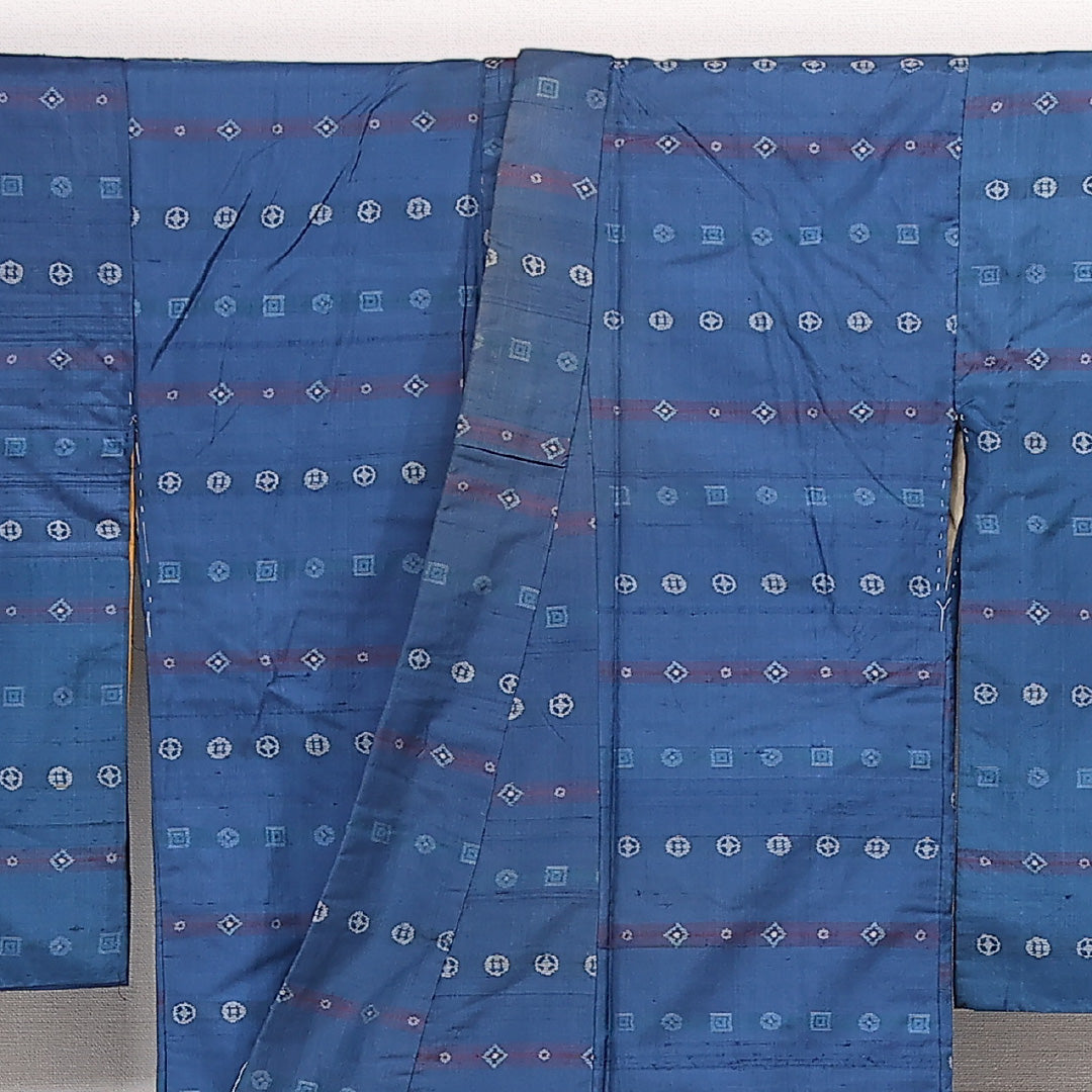 アンティーク 銘仙の着物 袷 身丈149cm 裄丈62cm 正絹 Cランク バチ衿 XSサイズ 幾何学柄 青系 RP 1223-13367