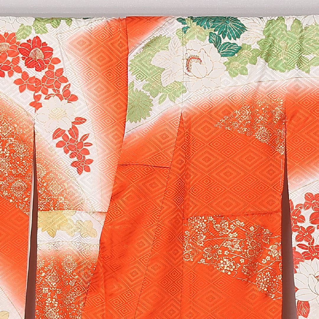 振袖 身丈157cm 裄丈64.5cm Sランク 袷 正絹 XL 広衿 ぼかし 金彩 刺繍 金駒刺繍 吉祥文様 古典柄 牡丹 花柄 朱系 1213-F0429