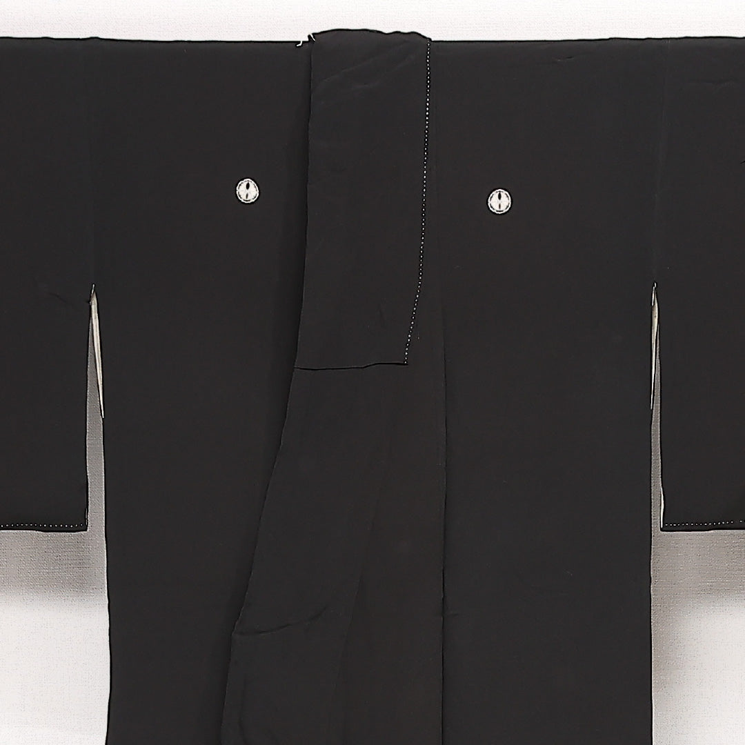 アンティーク 黒留袖 五つ紋 身丈146cm 裄丈62.5cm Cランク 正絹 袷 広衿 XS 刺繍 菊 古典的 控え目 黒系 1211-F0588