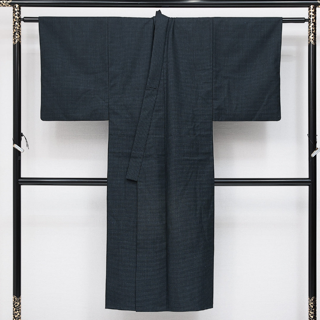 洗える着物 ウールの男着物 単衣 身丈139cm 裄丈64cm ウール Bランク カジュアル 棒衿 Sサイズ 居敷当て 無地 紺系 HP 1224-14291