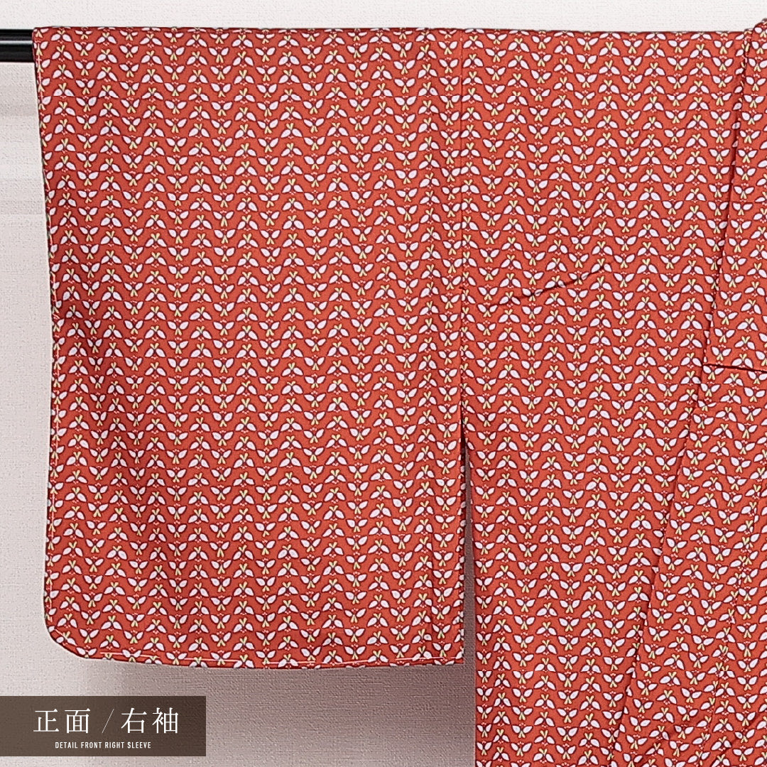 洗える着物 小紋 単衣 身丈155cm 裄丈63cm ポリエステル Sランク インフォーマル バチ衿 Mサイズ 肩当て 蝶 朱系 RP 1221-14155