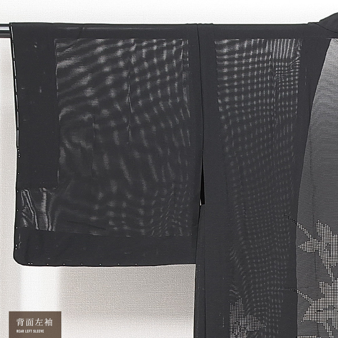 新古品 黒羽織 夏物 絽 身丈78cm 裄丈62cm 正絹 Nランク Sサイズ 一つ紋（三つ割桔梗） セミフォーマル 絵羽羽織 もじり織 菖蒲 しつけ糸 黒系 1217-14686