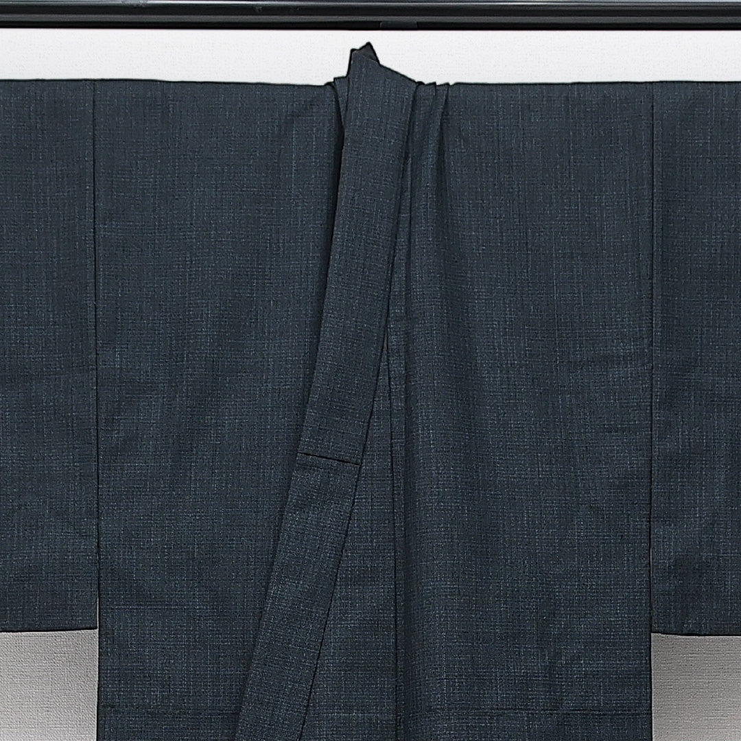 洗える着物 ウールの男着物 単衣 身丈139cm 裄丈64cm ウール Bランク カジュアル 棒衿 Sサイズ 居敷当て 無地 紺系 HP 1224-14291