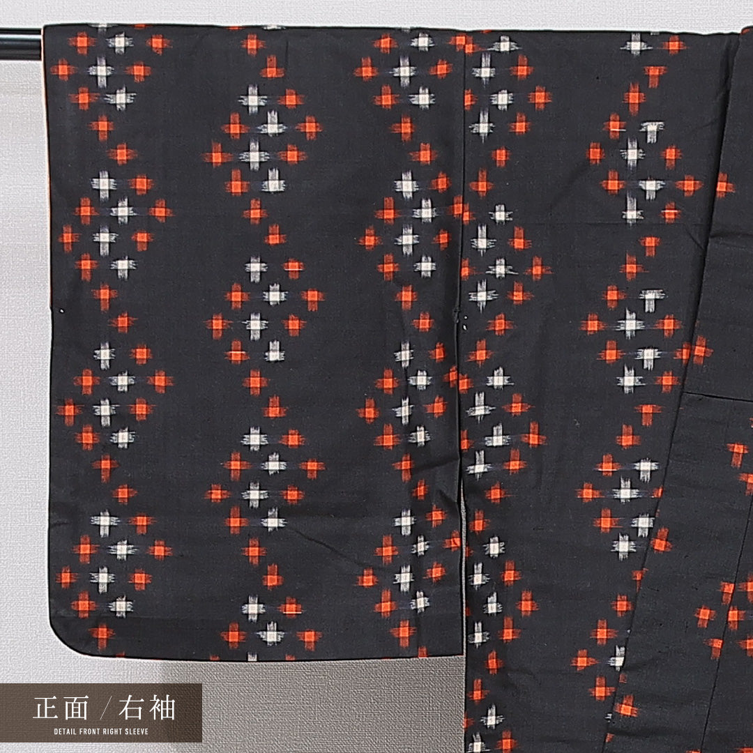 アンティーク 紬（銘仙） 袷 身丈161cm 裄丈62cm 正絹 Bランク Lサイズ バチ衿 十字絣 黒系 1216-15610