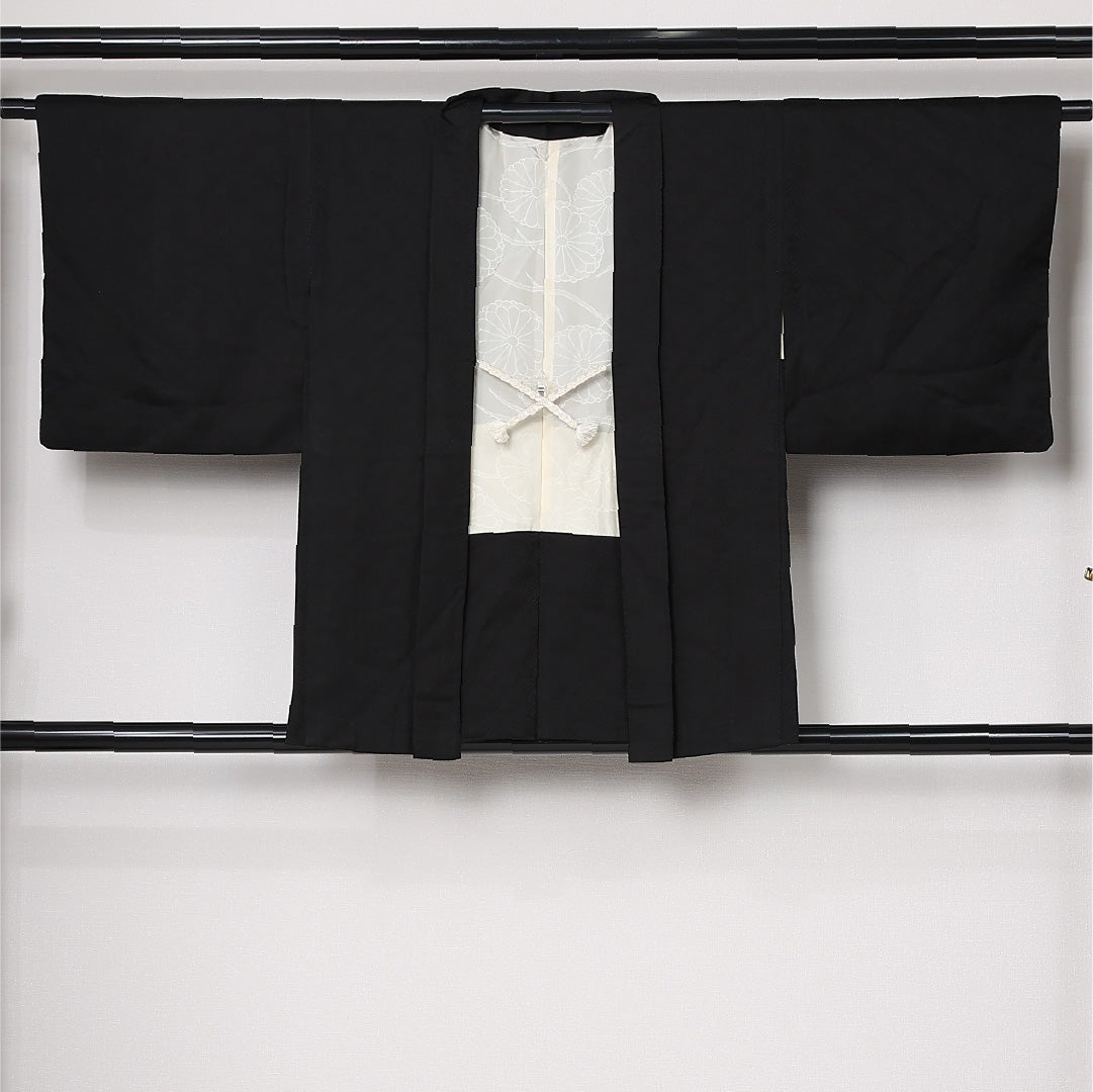 黒羽織 袷 身丈80cm 裄丈63cm 正絹 Sランク 一つ紋 (五三桐) セミフォーマル Sサイズ 紐あり 創作柄 黒系 RP 1233-12747