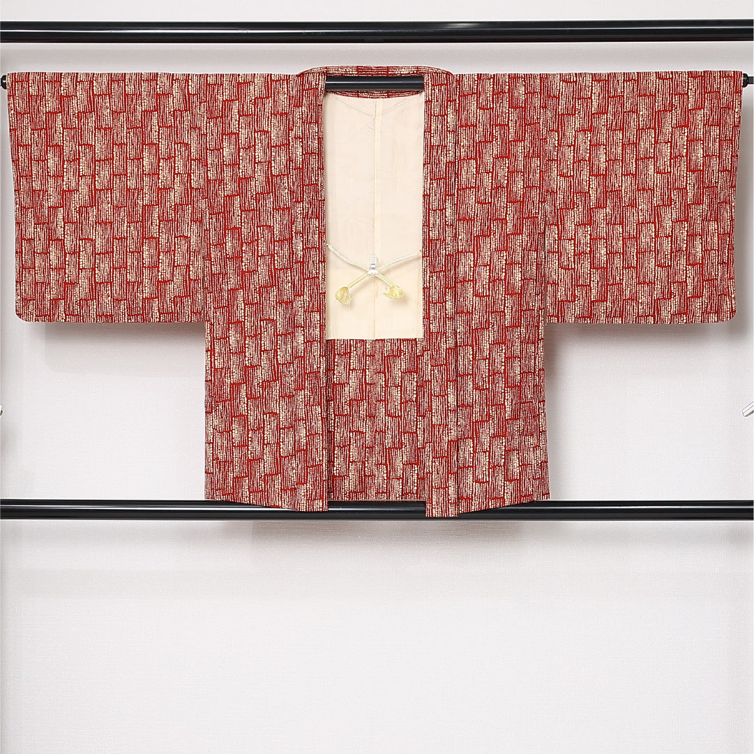 羽織 袷 身丈78cm 裄丈66cm 正絹 Sランク カジュアル Mサイズ 紐あり 創作柄 赤系 RP 1232-12948